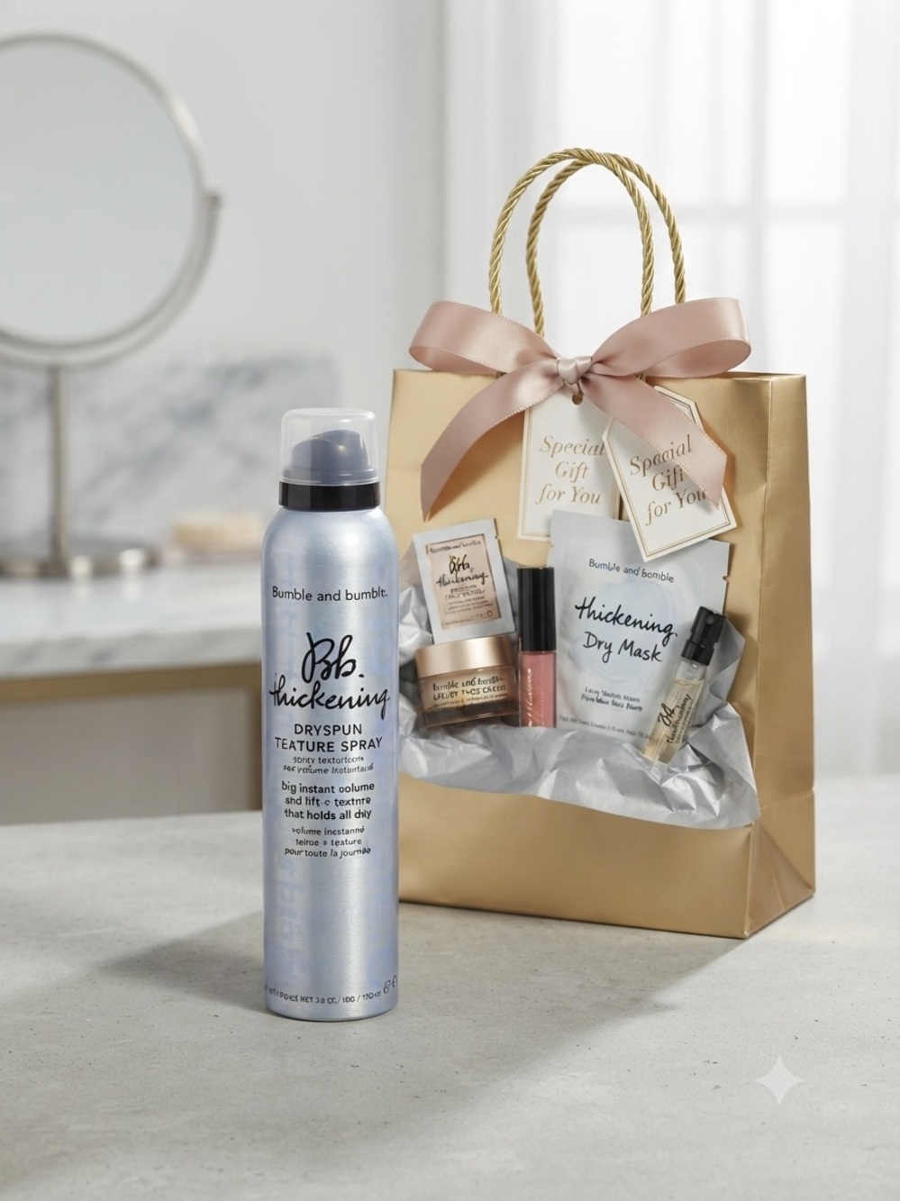 Bumble & bumble Thickening Dryspun Texture Spray & Beauty Gift Bag